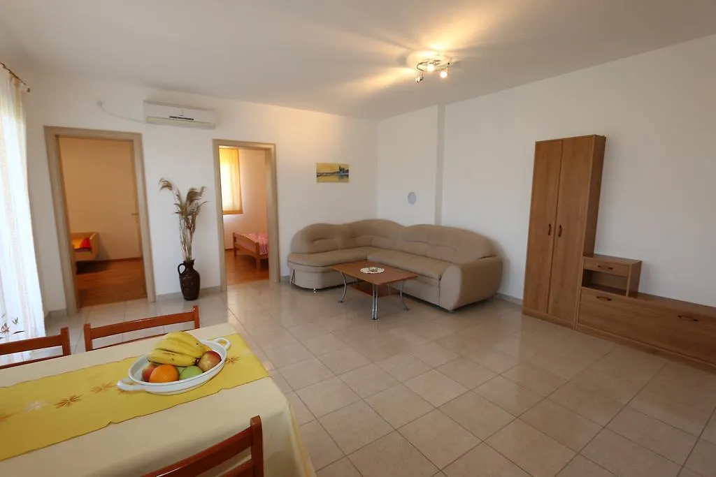 Apartments Dudovic 실로